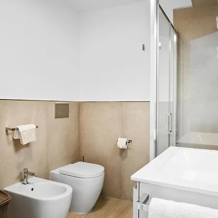 아파트 Immersa Nella Natura -piscina Condivisa-