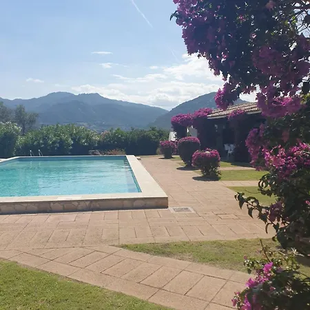 아파트 Immersa Nella Natura -piscina Condivisa- Nuragheddu
